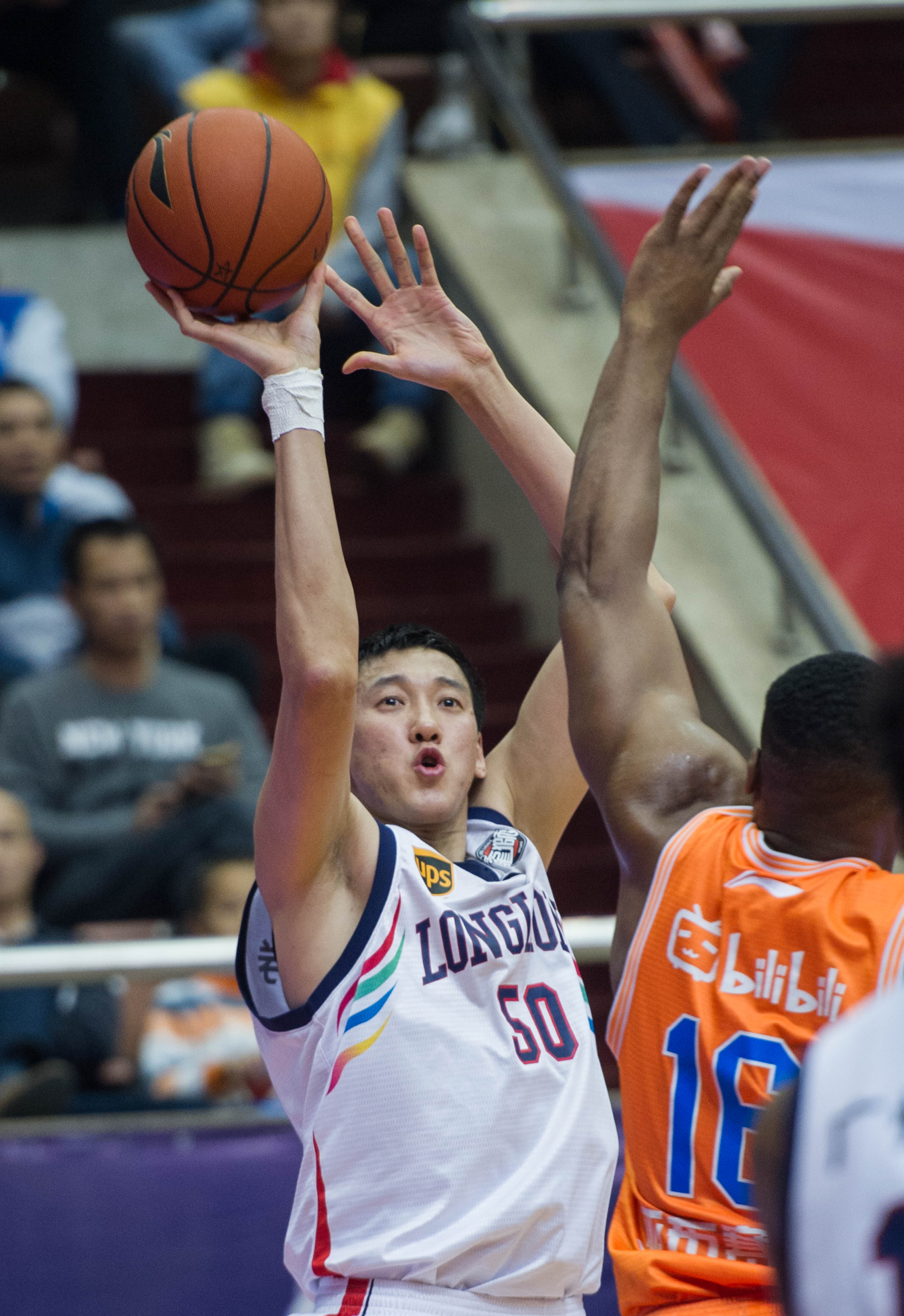 在与恩比德 在与恩比德