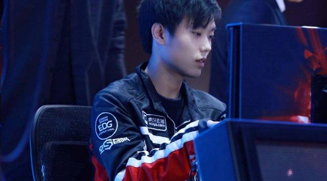 辉煌往往伴 辉煌往往伴