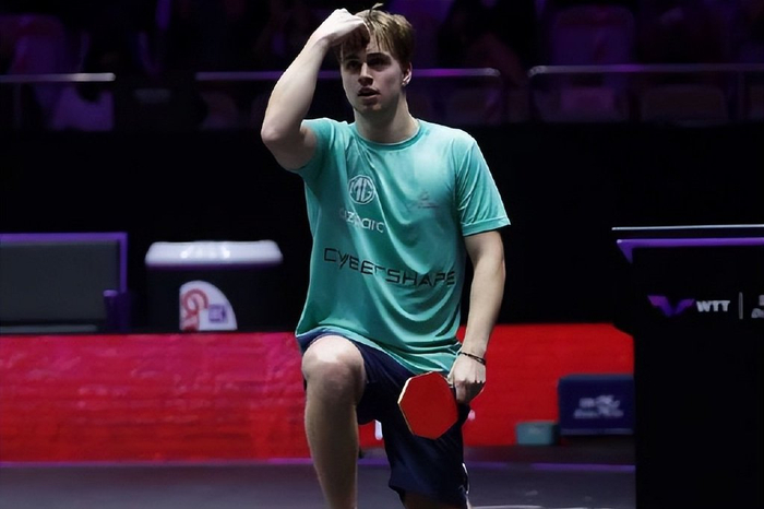 地融入球队 地融入球队