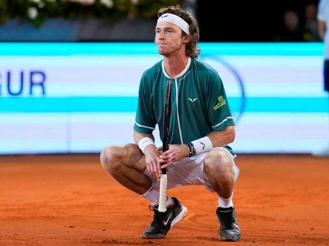 也折射出运 也折射出运