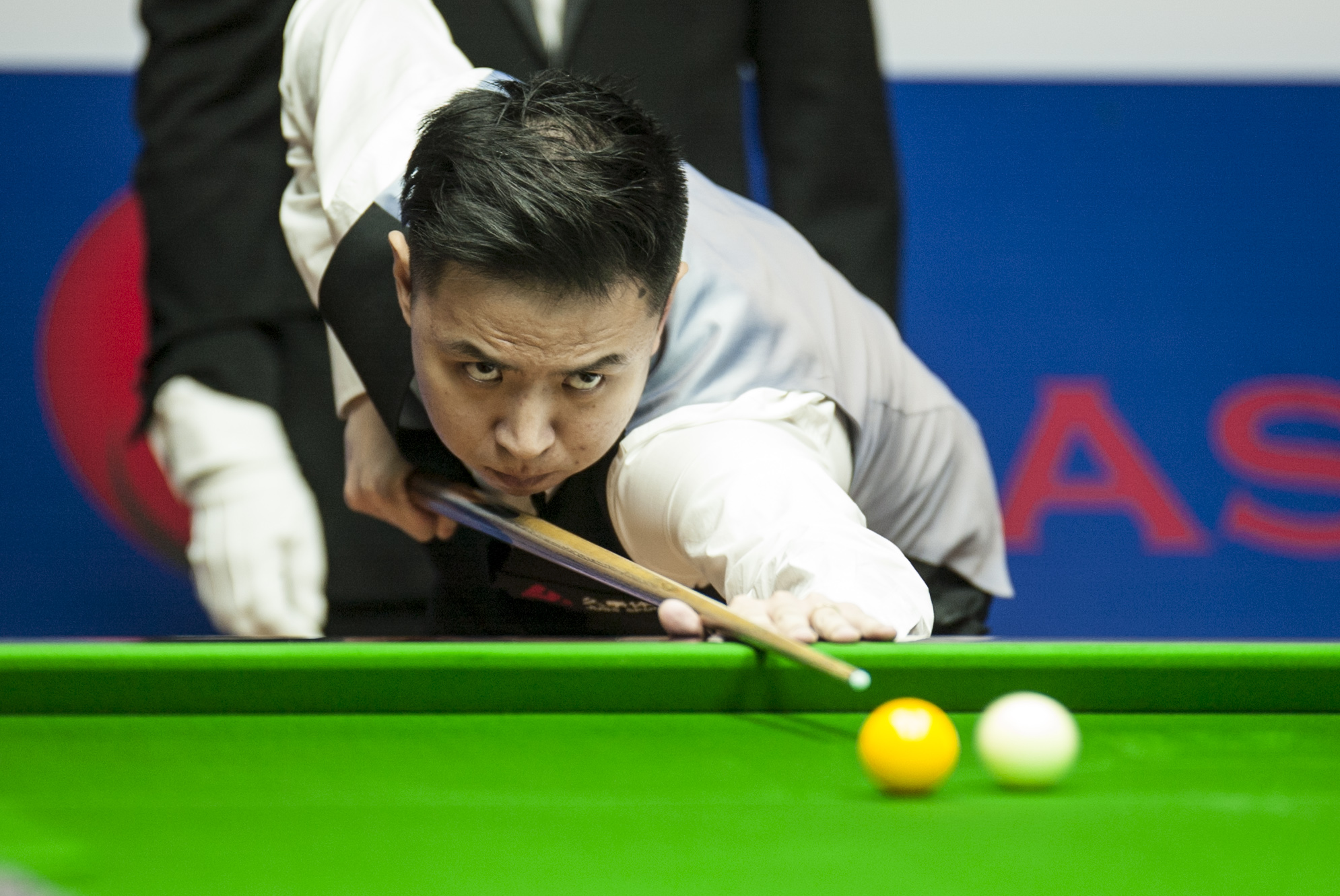 推动彼此进 推动彼此进